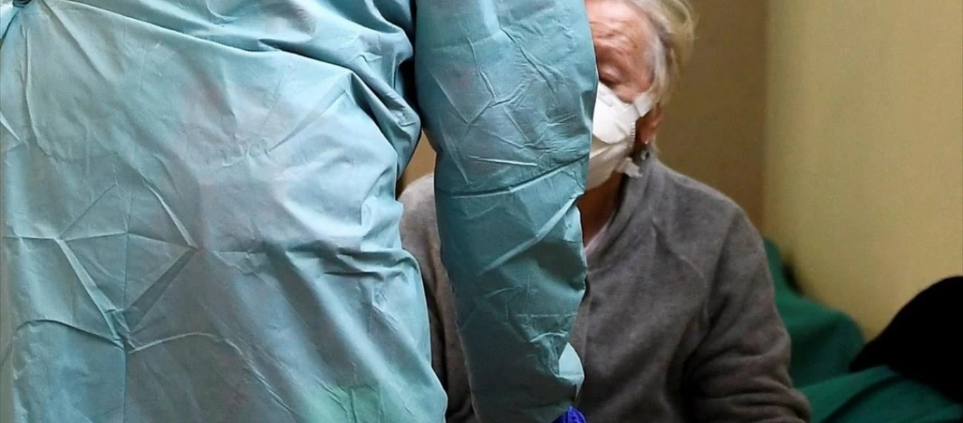 Κορωνοϊός: Στο επίκεντρο οι ηλικιωμένοι - Συνεργασία του ΕΟΔΥ με τον ΙΣΑ στην Περιφέρεια Αττικής